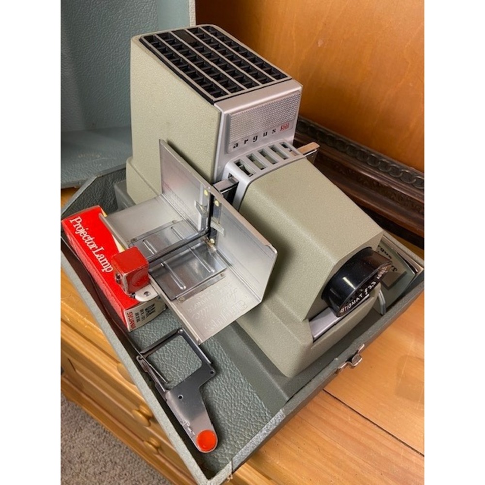 Vintage Argus 500 Slide Projector with Case Manual and Automatic Slide Changer